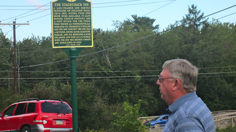 Rick Bodenschatz addresses the group at the Stagecoach Inn historical marker dedication on Sept. 3, 2016..